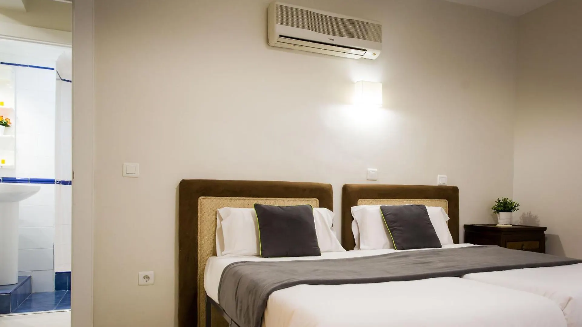 Apartments Holidays2Malaga City Center