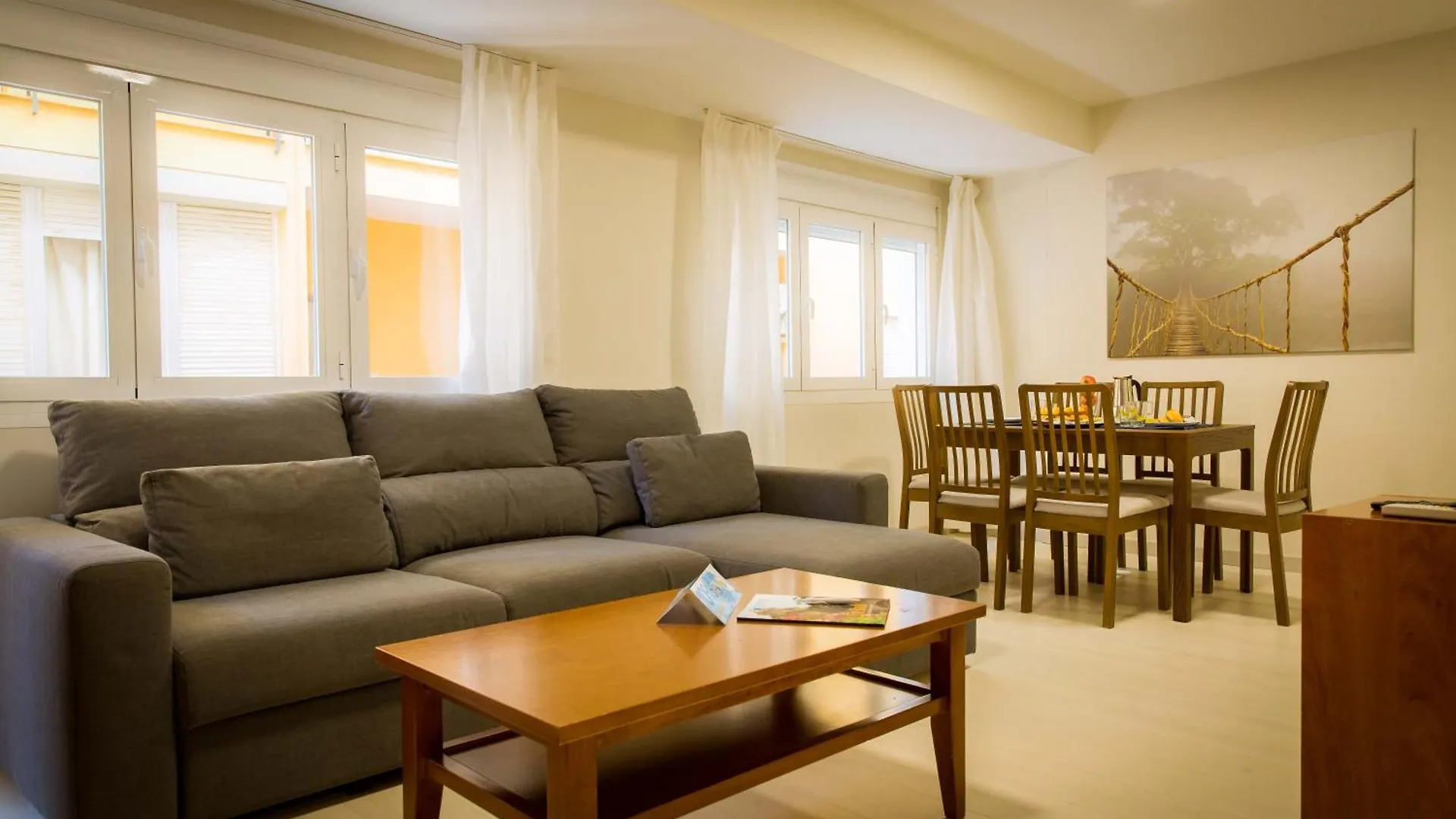 Apartments Holidays2Malaga City Center Hiszpania